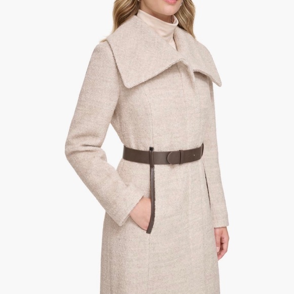 Elegant Beige Wool Coat with Belt - Picture 3 of 4